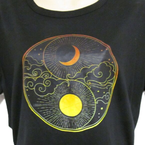 Unisex Black Cotton T Shirt with Celestial Graphic Design Size L - Picture 2 of 5